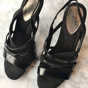 Dexflex by Dexter strappy black shoes size 9W